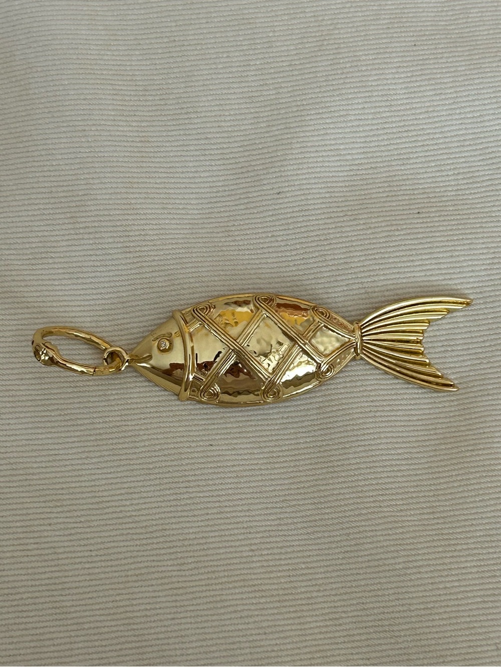 CAPUCINE DE WULF oversized fish charm 🐠 - Picture 2 of 5